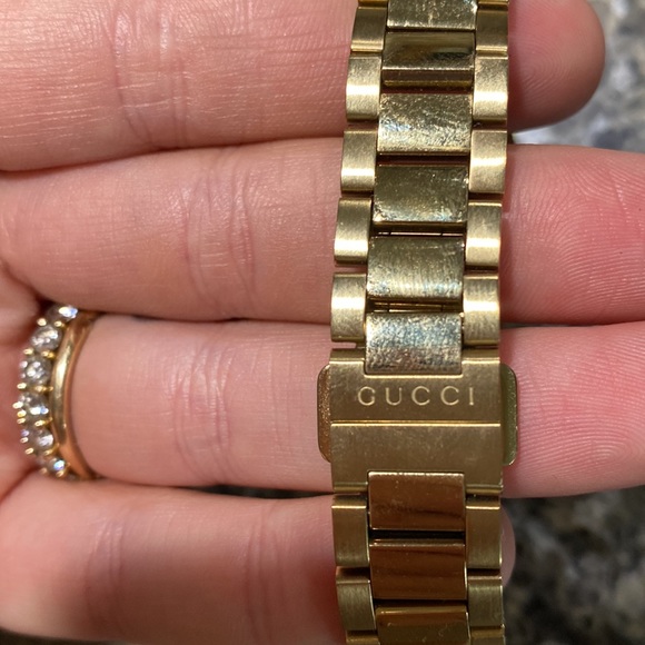 Gucci G-Timeless Bracelet Watch, 27mm in Gold - Picture 5 of 9